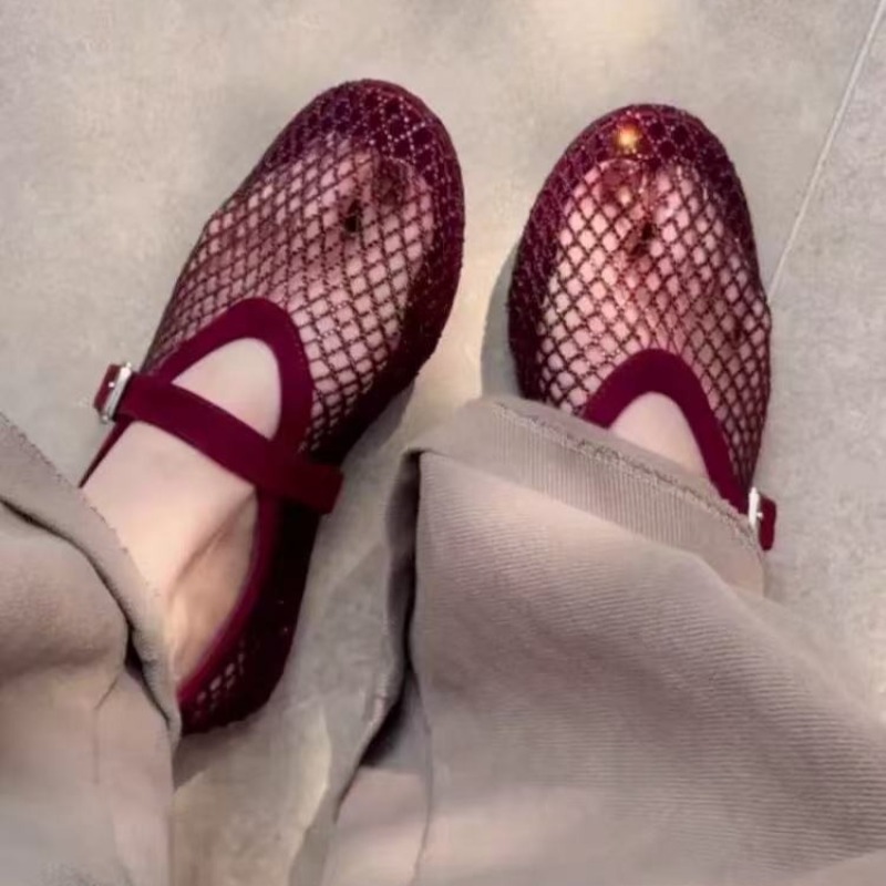 Hollow Rhinestone Baotou Sanda - Women Shoes Casual ulasan dan harga